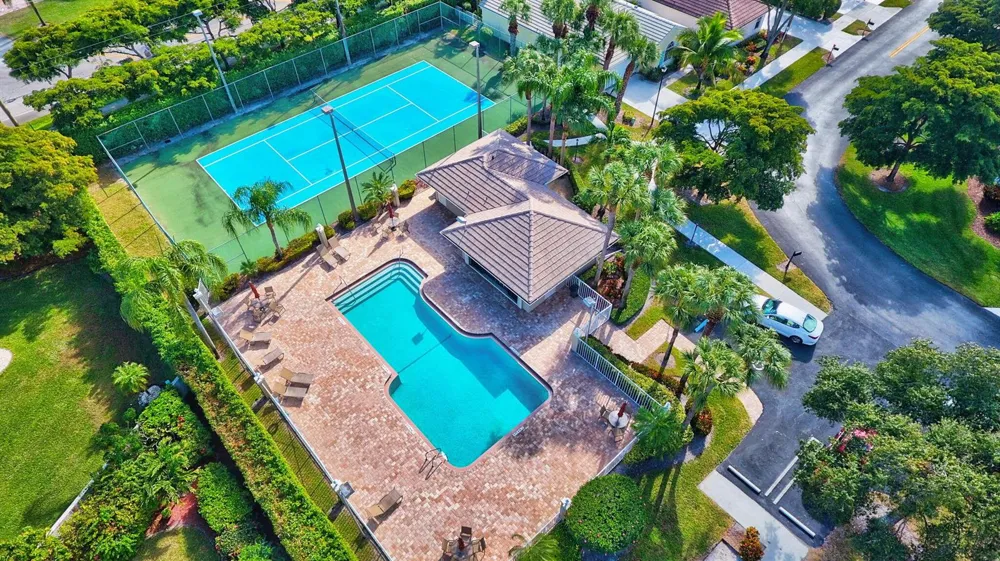 2865 Clearbrook Circle Delray Beach, FL 33445