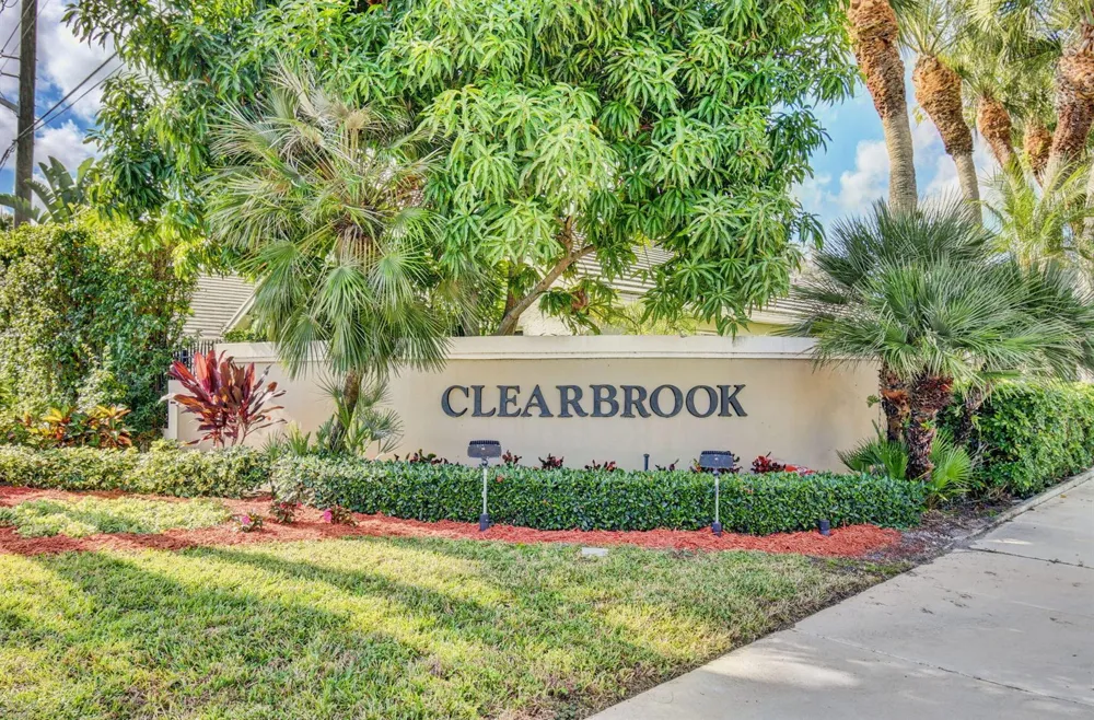 2865 Clearbrook Circle Delray Beach, FL 33445