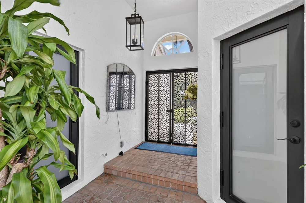 2865 Clearbrook Circle Delray Beach, FL 33445