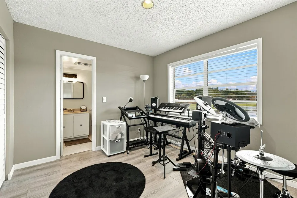 198 Lake Frances Drive West Palm Beach, FL 33411