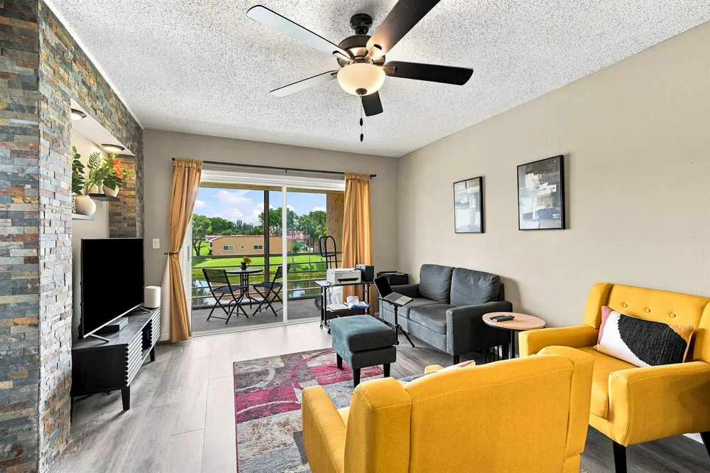 198 Lake Frances Drive West Palm Beach, FL 33411