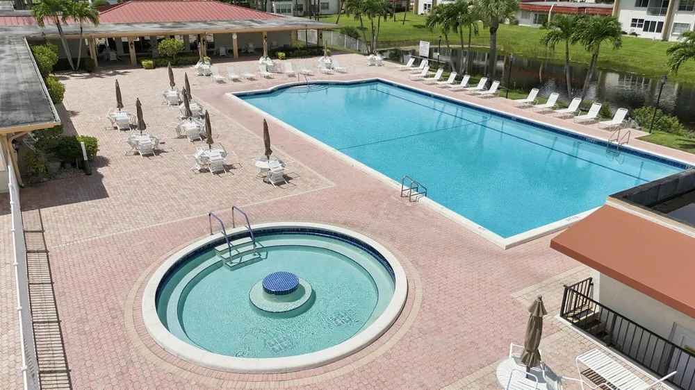 198 Lake Frances Drive West Palm Beach, FL 33411