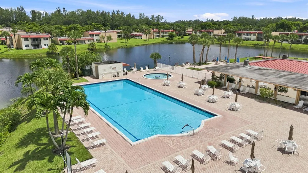 198 Lake Frances Drive West Palm Beach, FL 33411