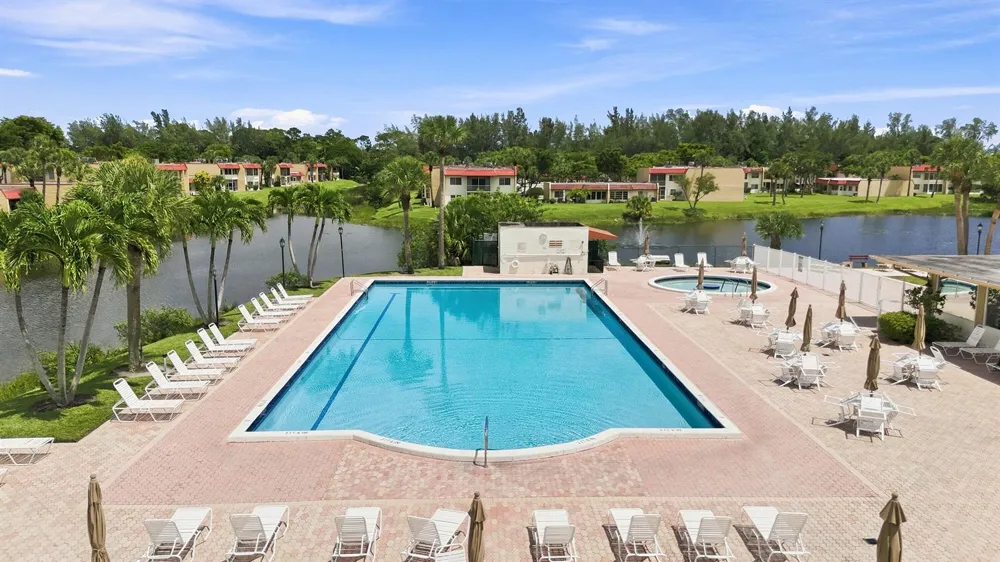 198 Lake Frances Drive West Palm Beach, FL 33411