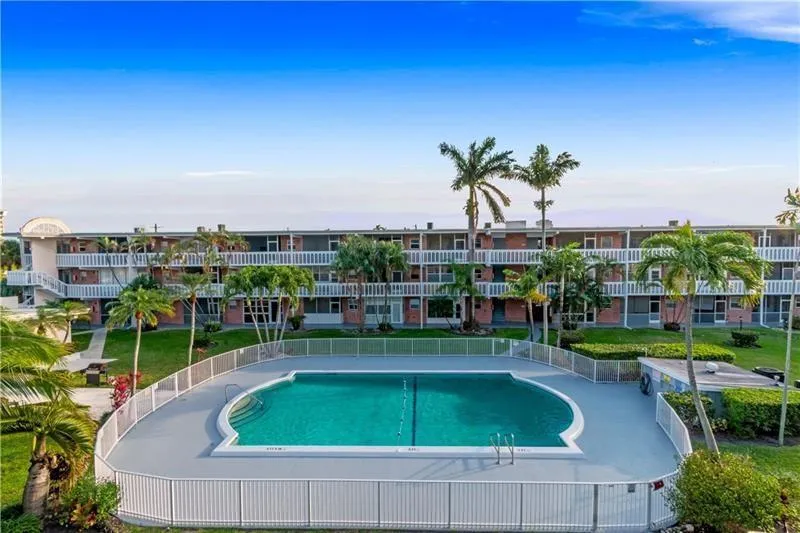 141 NE 10TH AVENUE #20B Hallandale Beach, FL 33009
