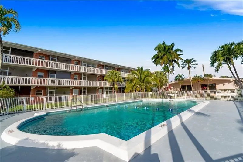 141 NE 10TH AVENUE #20B Hallandale Beach, FL 33009