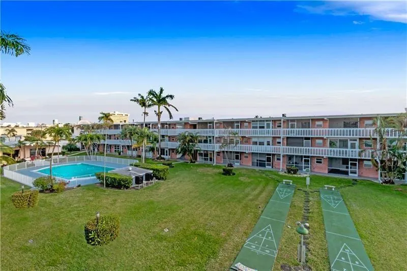 141 NE 10TH AVENUE #20B Hallandale Beach, FL 33009