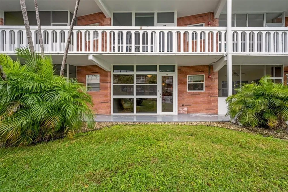 141 NE 10TH AVENUE #20B Hallandale Beach, FL 33009