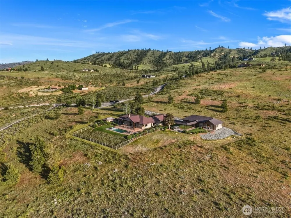 825 Hawks Meadow Road Chelan, WA 98816
