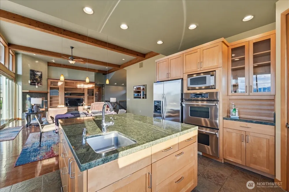825 Hawks Meadow Road Chelan, WA 98816