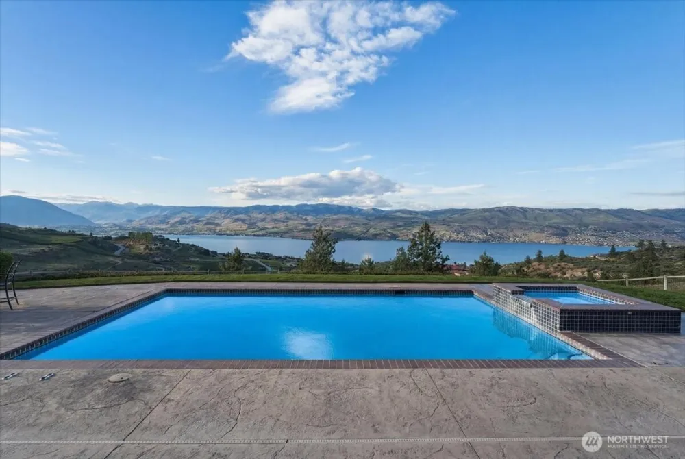 825 Hawks Meadow Road Chelan, WA 98816