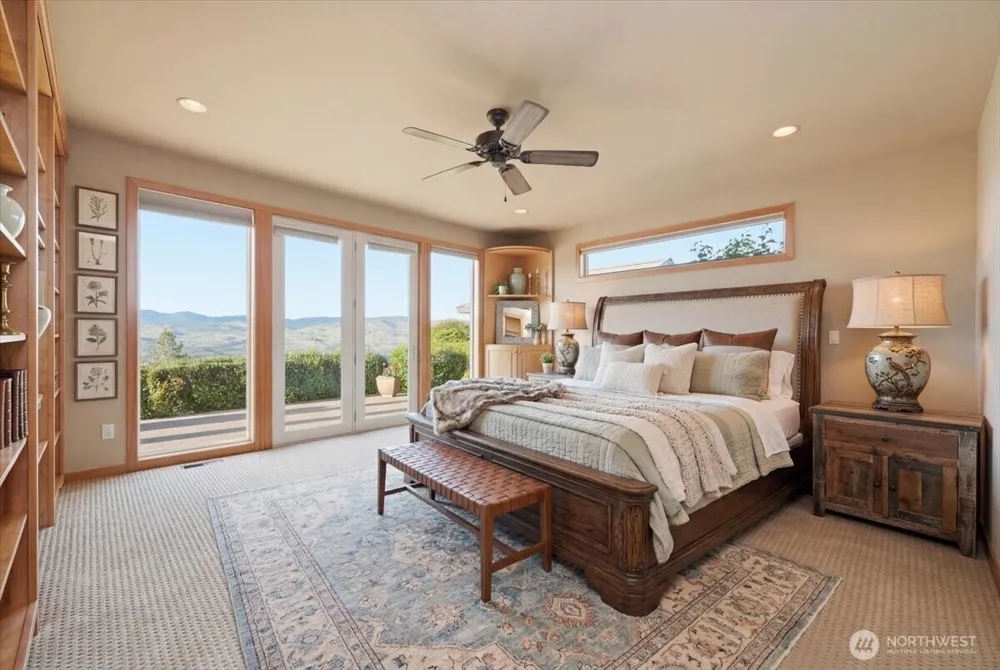 825 Hawks Meadow Road Chelan, WA 98816