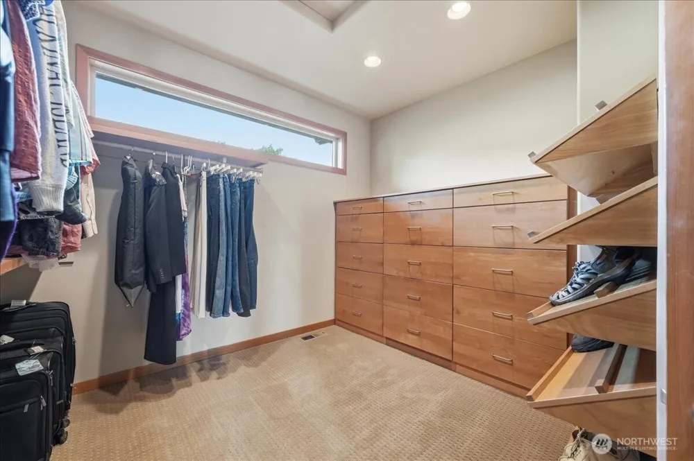 825 Hawks Meadow Road Chelan, WA 98816