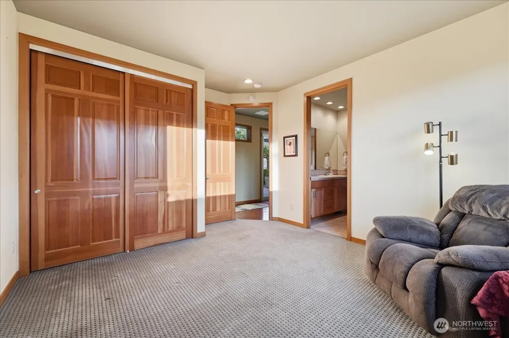 825 Hawks Meadow Road Chelan, WA 98816