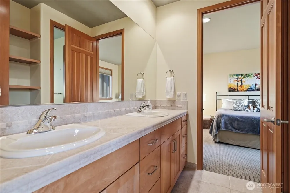 825 Hawks Meadow Road Chelan, WA 98816