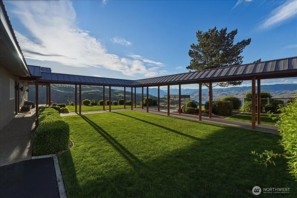 825 Hawks Meadow Road Chelan, WA 98816