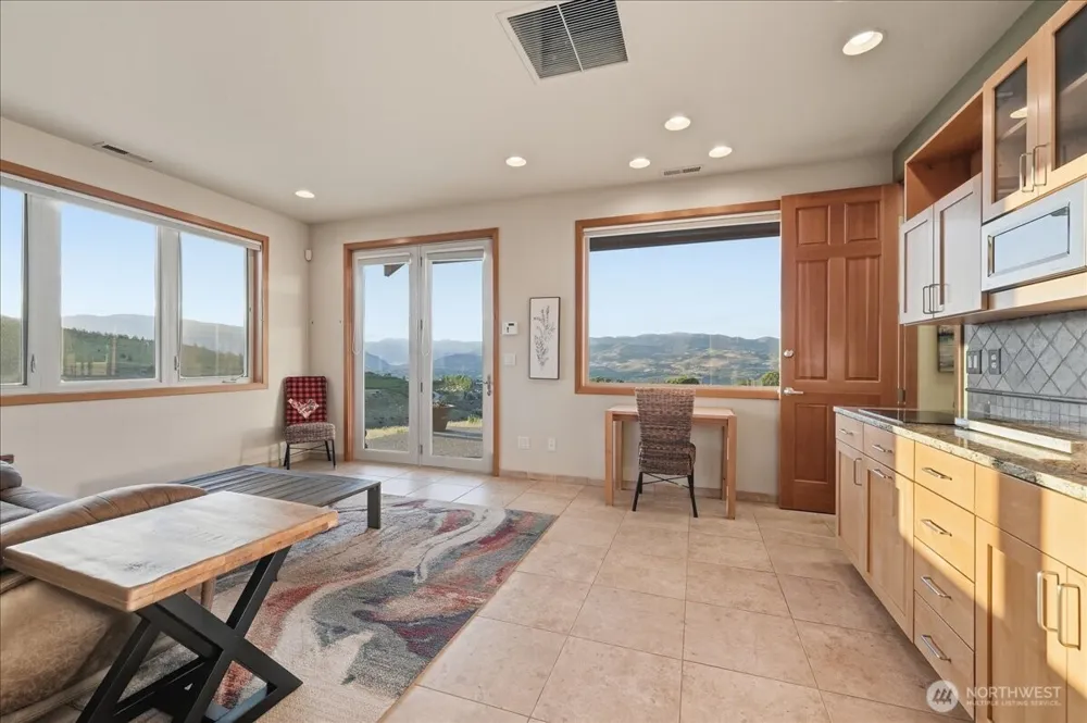 825 Hawks Meadow Road Chelan, WA 98816
