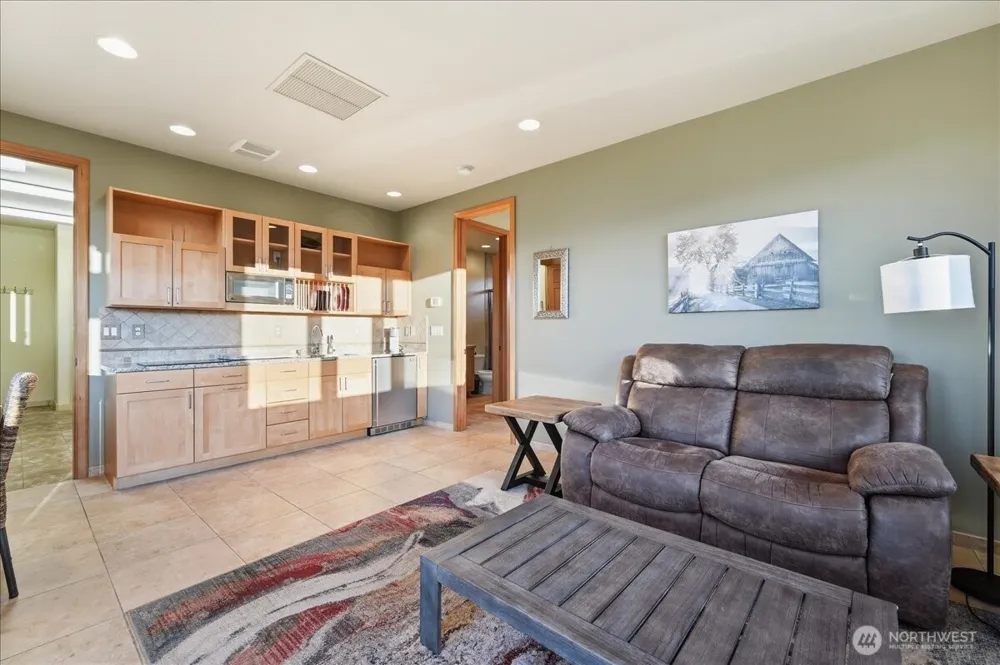 825 Hawks Meadow Road Chelan, WA 98816