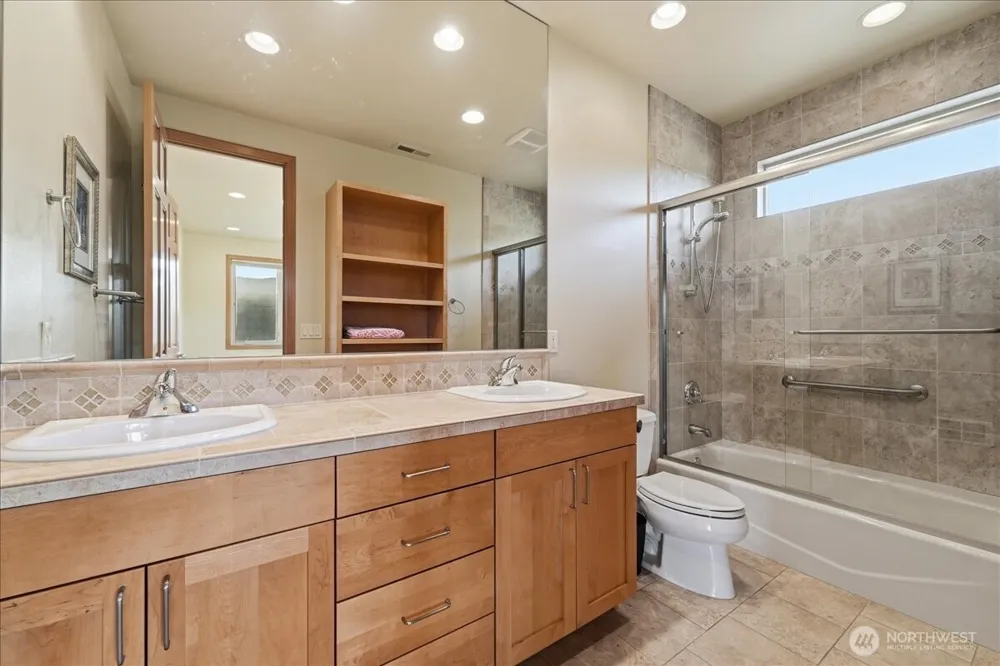 825 Hawks Meadow Road Chelan, WA 98816