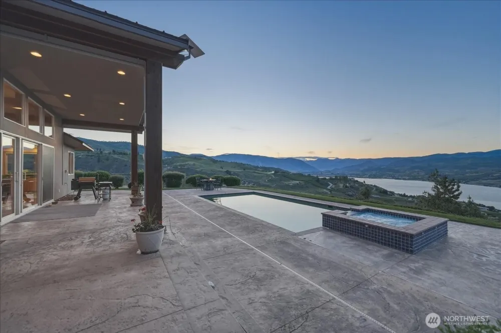 825 Hawks Meadow Road Chelan, WA 98816