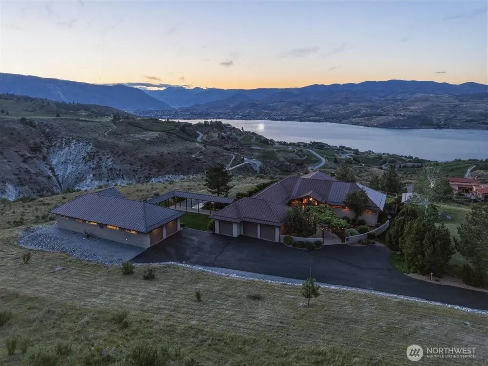 825 Hawks Meadow Road Chelan, WA 98816