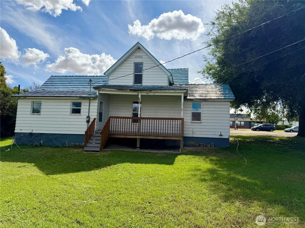 105 SE Pope Avenue Wilbur, WA 99185