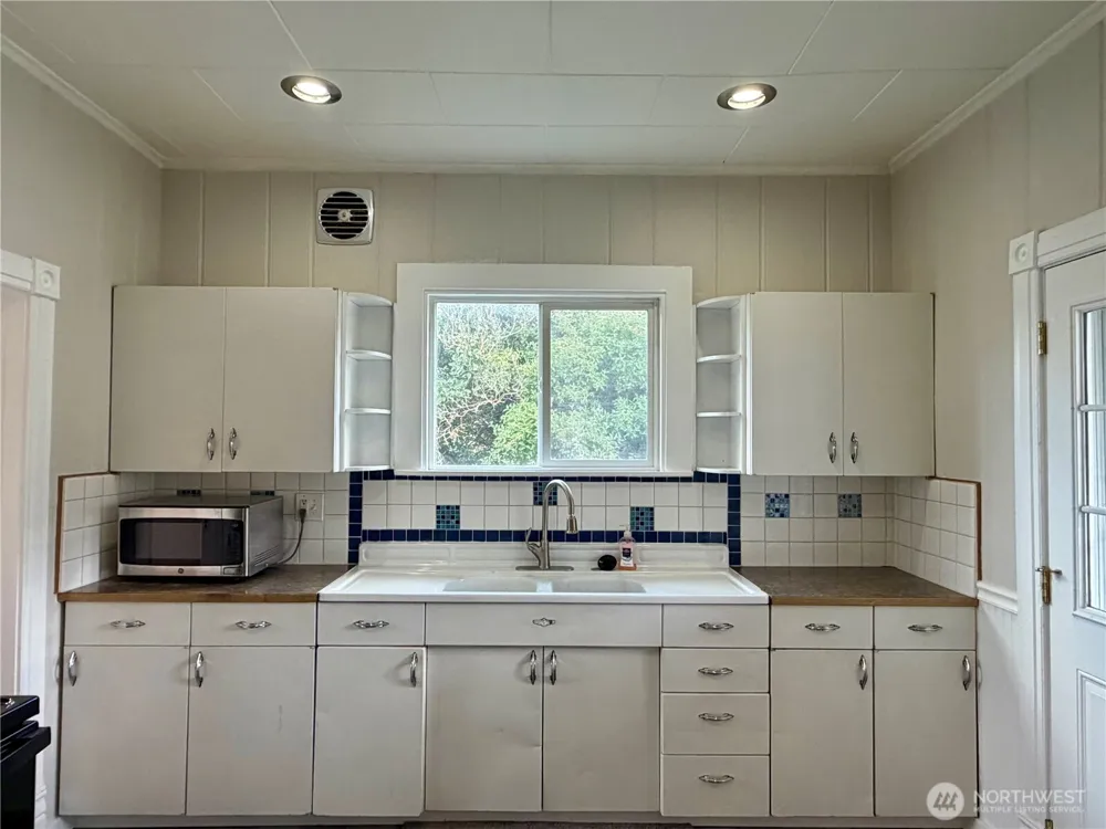 105 SE Pope Avenue Wilbur, WA 99185