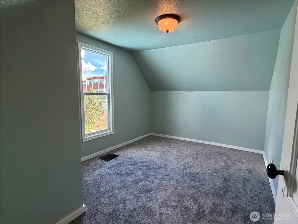 105 SE Pope Avenue Wilbur, WA 99185