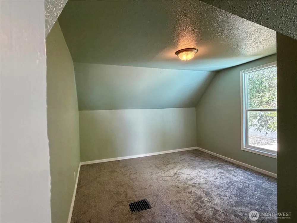 105 SE Pope Avenue Wilbur, WA 99185