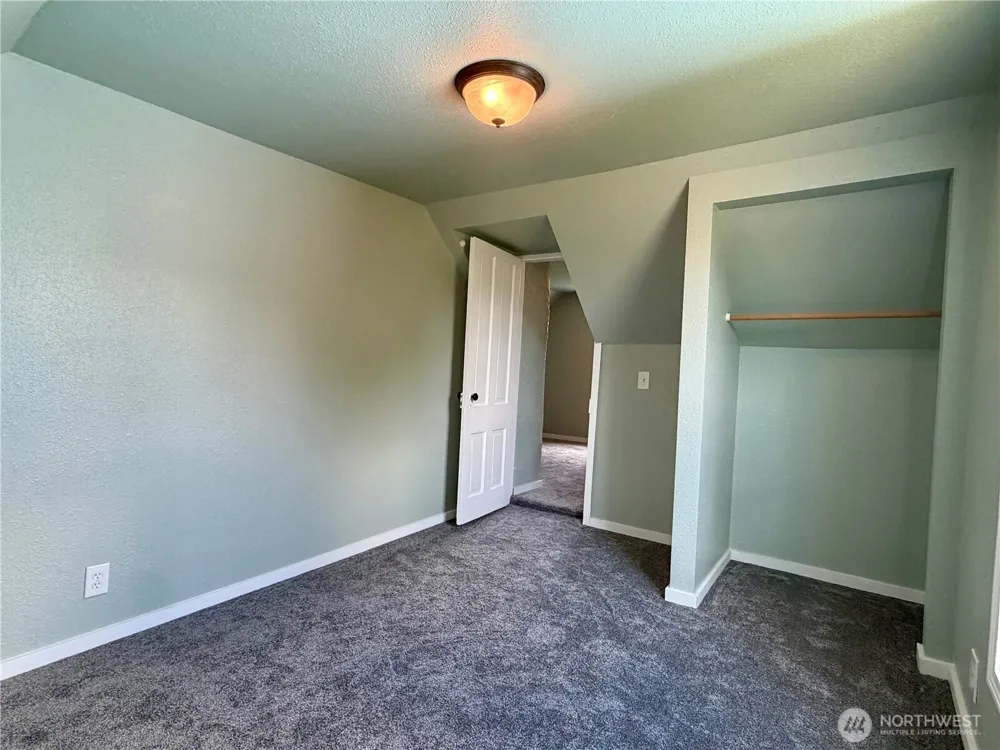 105 SE Pope Avenue Wilbur, WA 99185