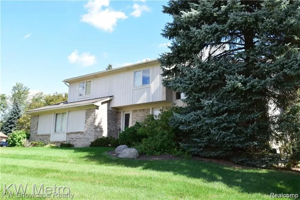 37270 Chesapeake Road Farmington Hills City, MI 48335
