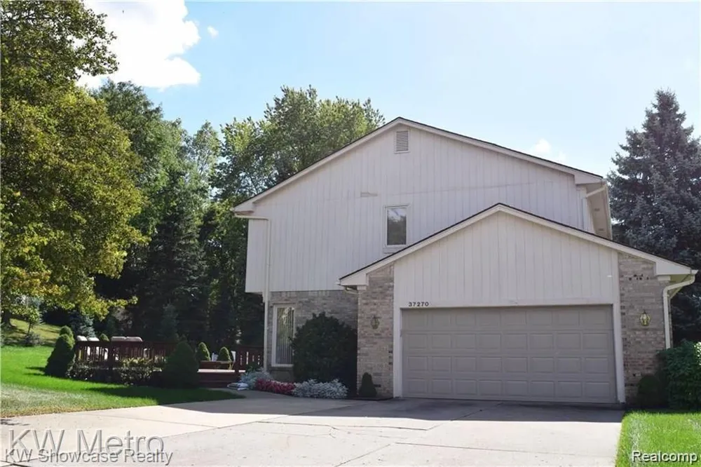 37270 Chesapeake Road Farmington Hills City, MI 48335
