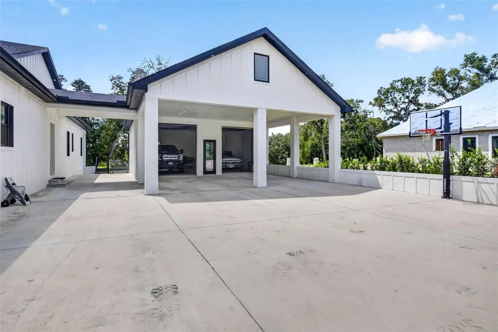 13323 HAPPY HILL RD Dade City, FL 33525