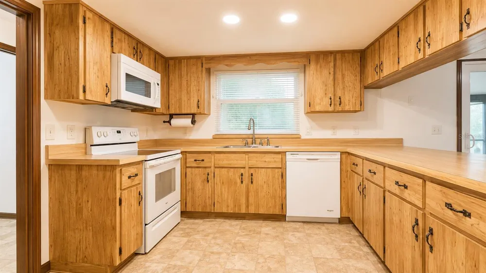 35025 RAINTREE DR Fruitland Park, FL 34731