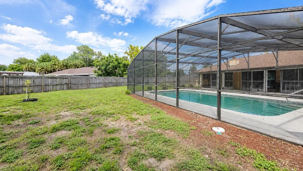 35025 RAINTREE DR Fruitland Park, FL 34731
