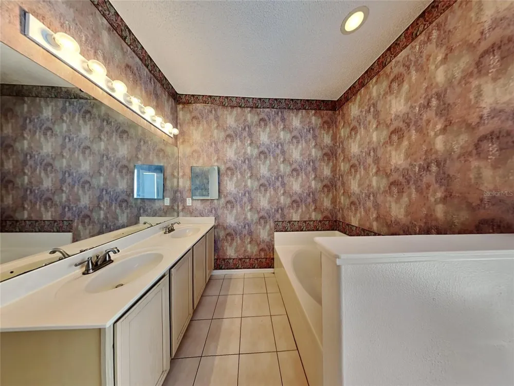 3233 KINGS RIDGE TERRACE Deltona, FL 32725