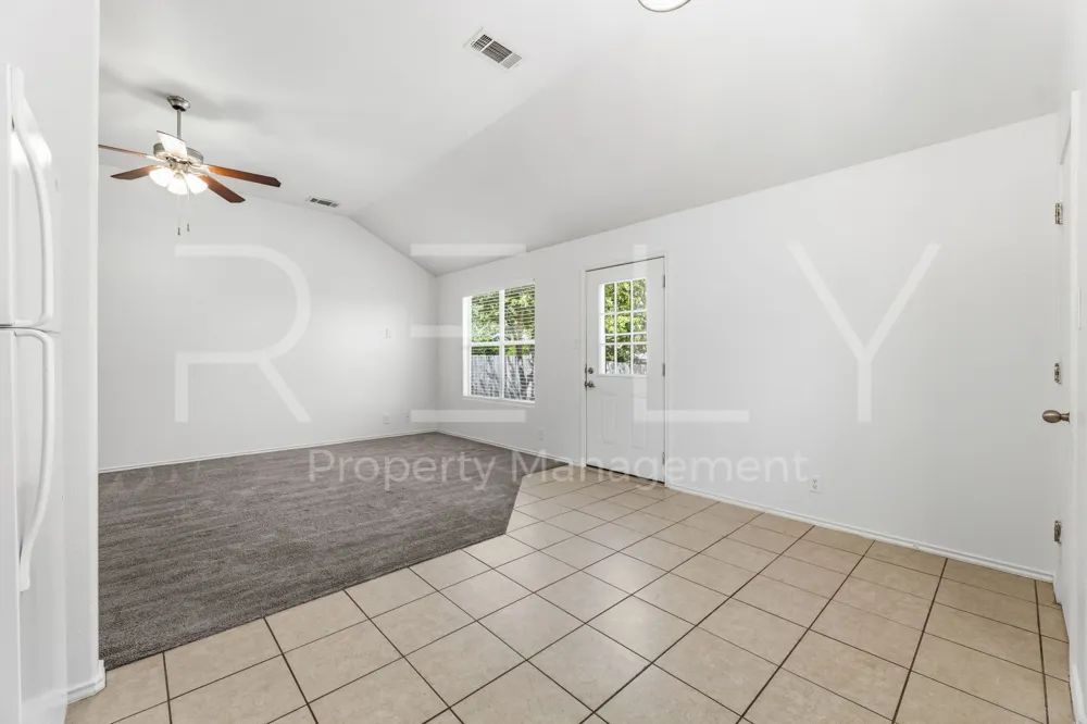 241 Moonstone Drive Jarrell, TX 76537