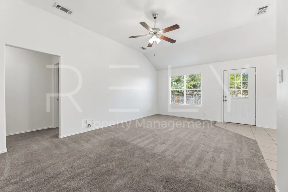 241 Moonstone Drive Jarrell, TX 76537