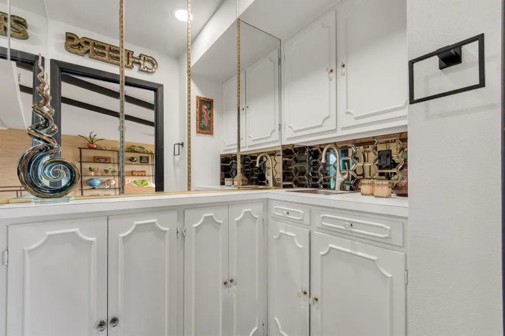 402 Seawind Street Lakeway, TX 78734