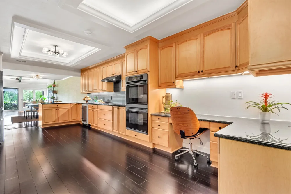 402 Seawind Street Lakeway, TX 78734