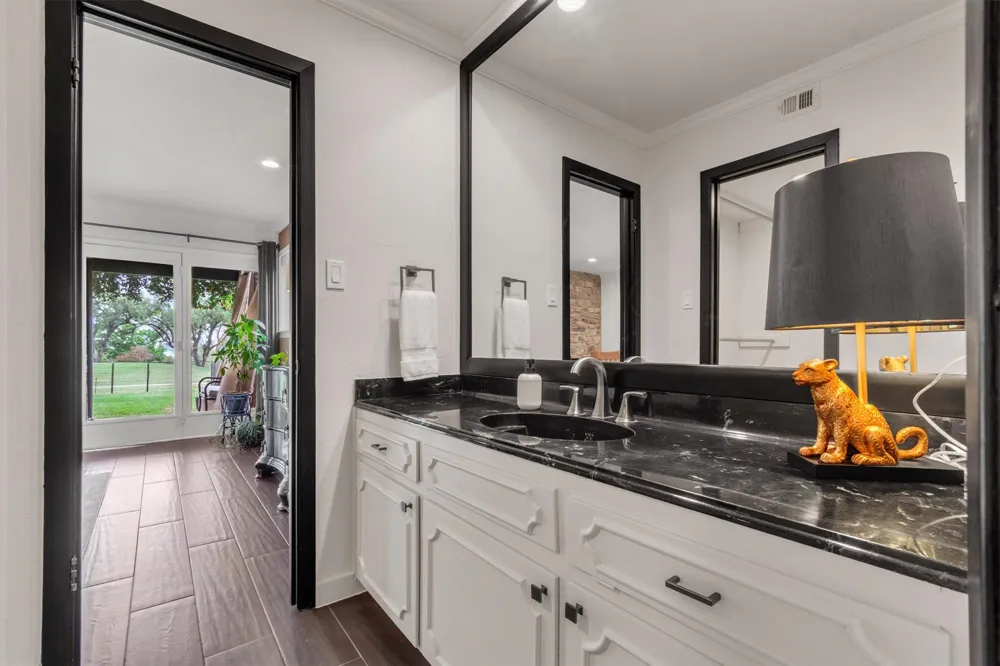 402 Seawind Street Lakeway, TX 78734