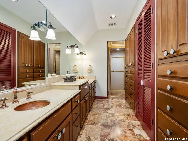 7 LAZY HOLLOW San Antonio, TX 78230