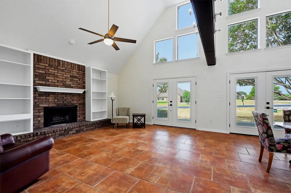 103 Pontiac Drive Gainesville, TX 76240