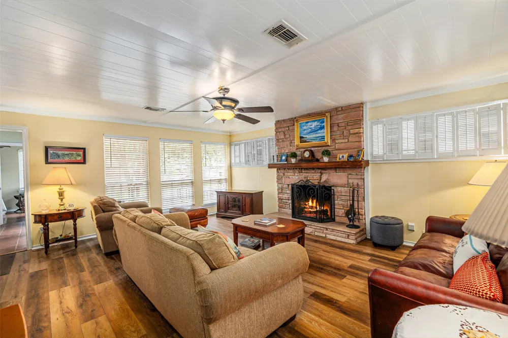 1210 Aloha Road Tool, TX 75143