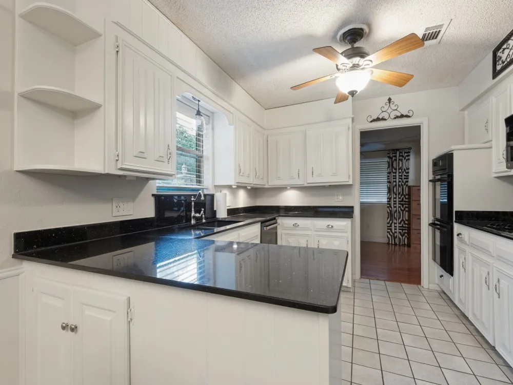 618 Brent Drive Arlington, TX 76012