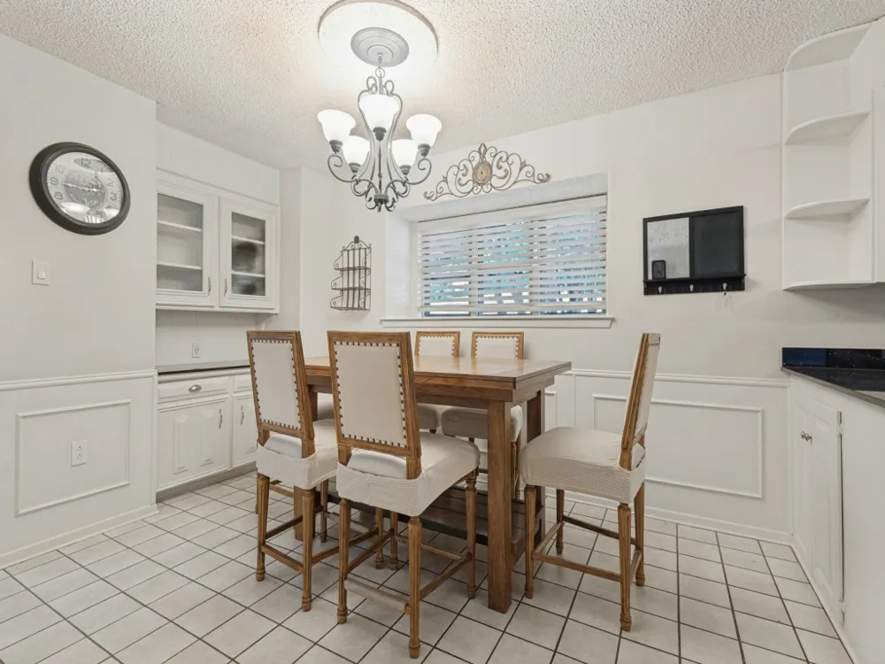 618 Brent Drive Arlington, TX 76012