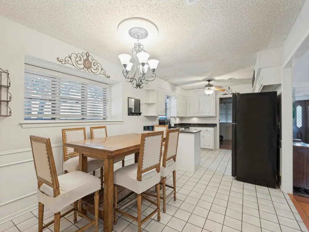 618 Brent Drive Arlington, TX 76012
