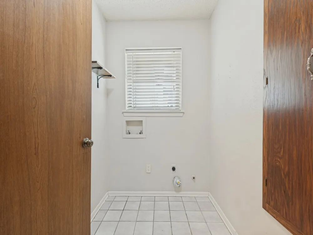 618 Brent Drive Arlington, TX 76012