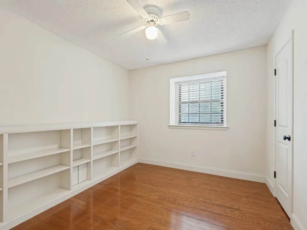 618 Brent Drive Arlington, TX 76012