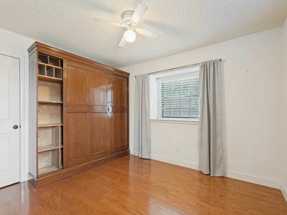 618 Brent Drive Arlington, TX 76012